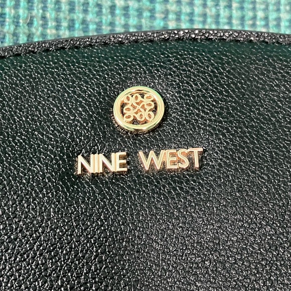 🔻Nine West Black Crossbody Bag - Picture 2 of 12